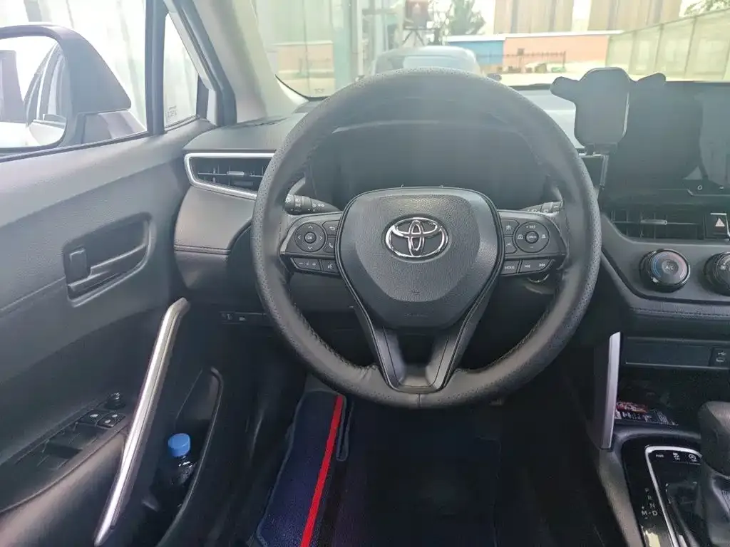 Toyota Corolla Cross — фото 7