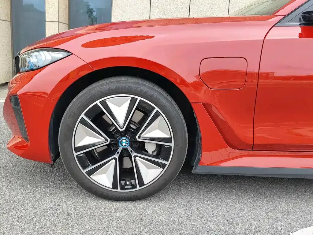 BMW i3 — фото 5