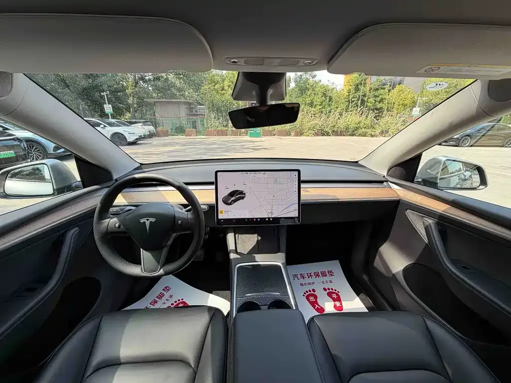 Tesla Model Y — фото 8