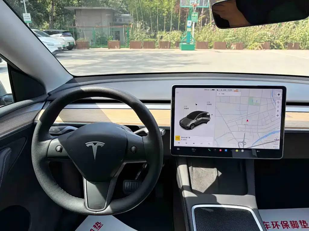 Tesla Model Y — фото 7
