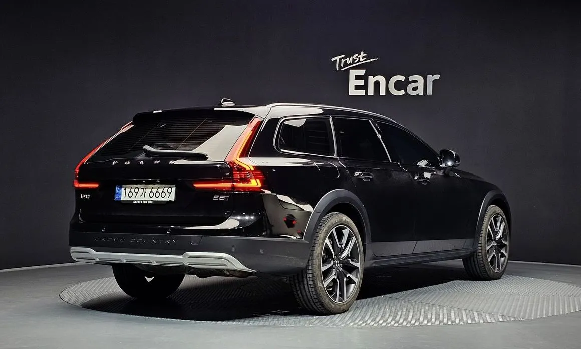 Volvo V90 — фото 10
