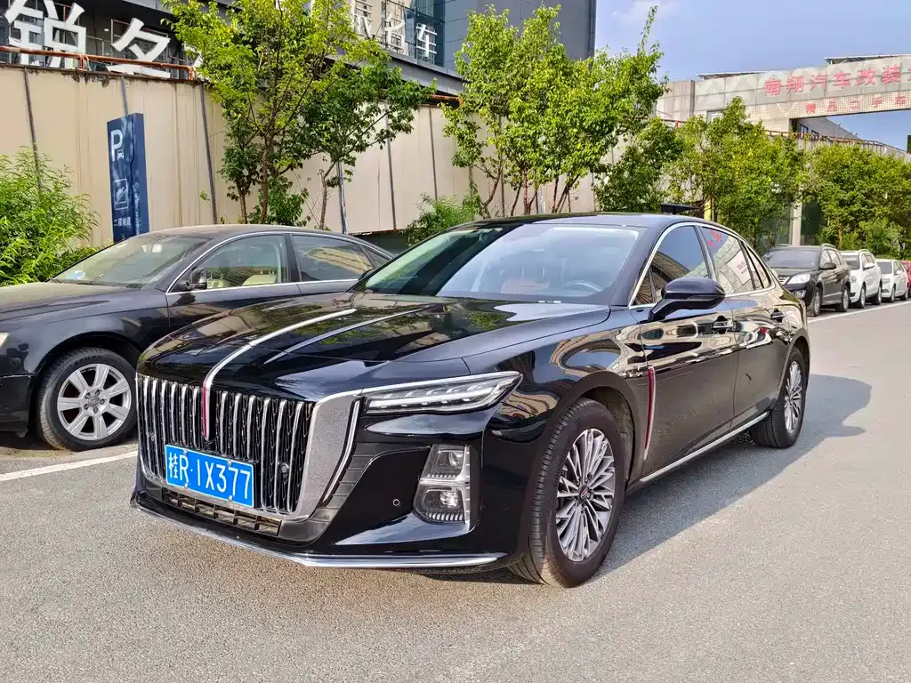 Hongqi H5 — фото 1
