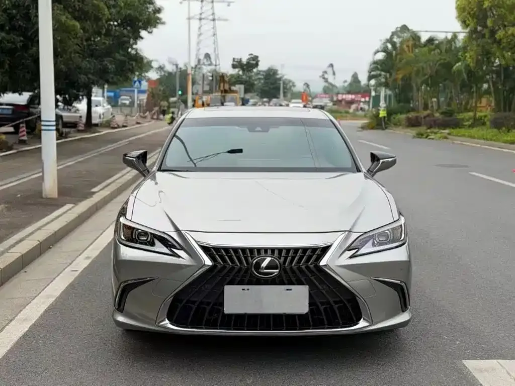 Lexus ES — фото 5