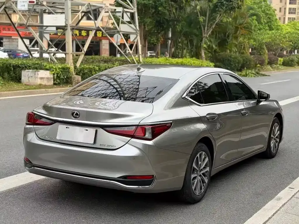 Lexus ES — фото 4