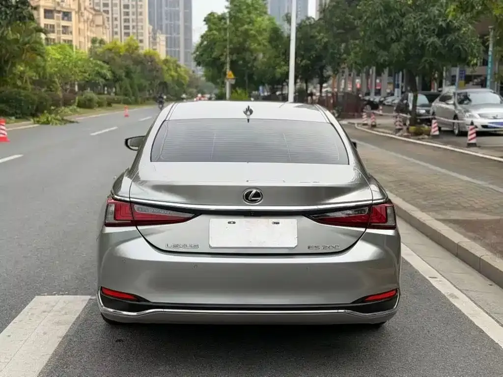 Lexus ES — фото 6