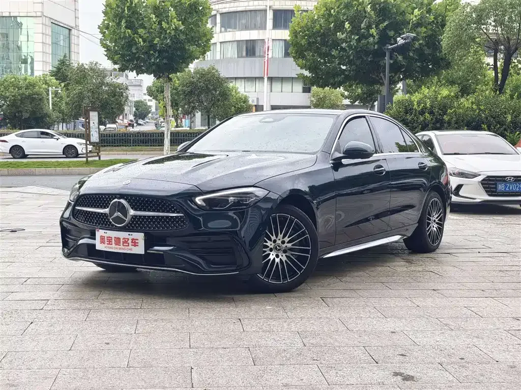 Mercedes-Benz C-Class — фото 1