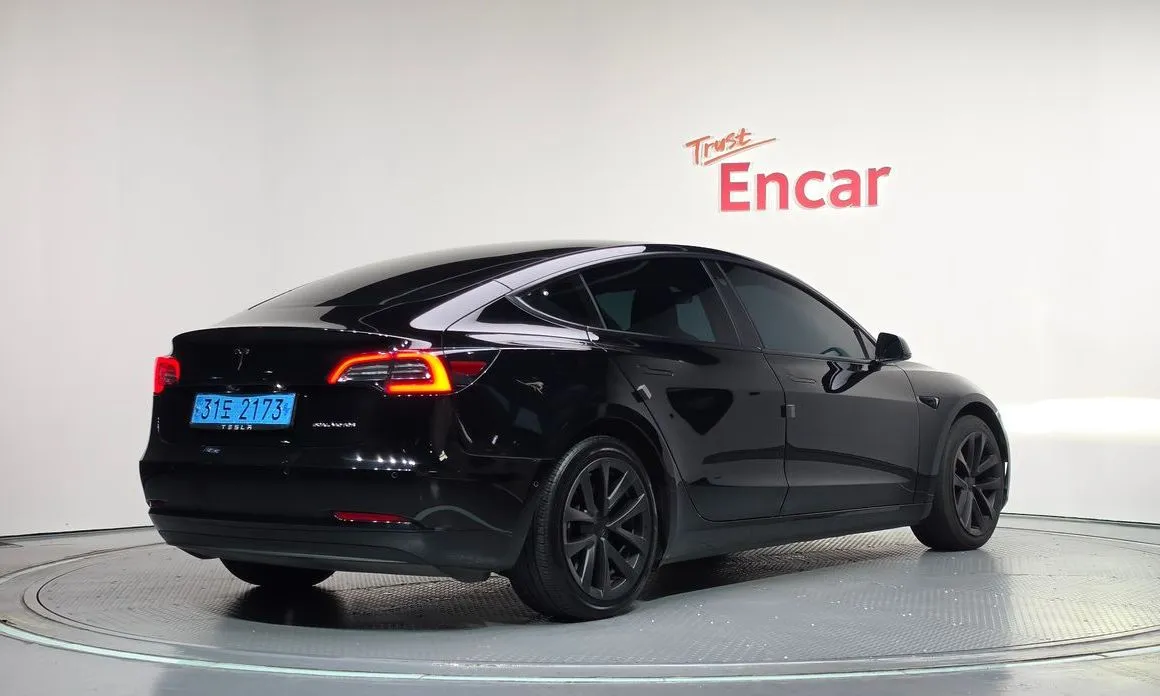 Tesla Model 3 — фото 4