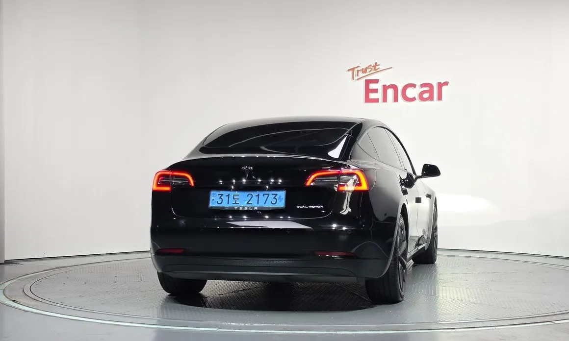 Tesla Model 3 — фото 6