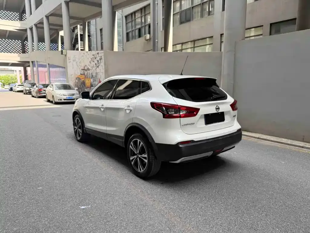 Nissan Qashqai — фото 3