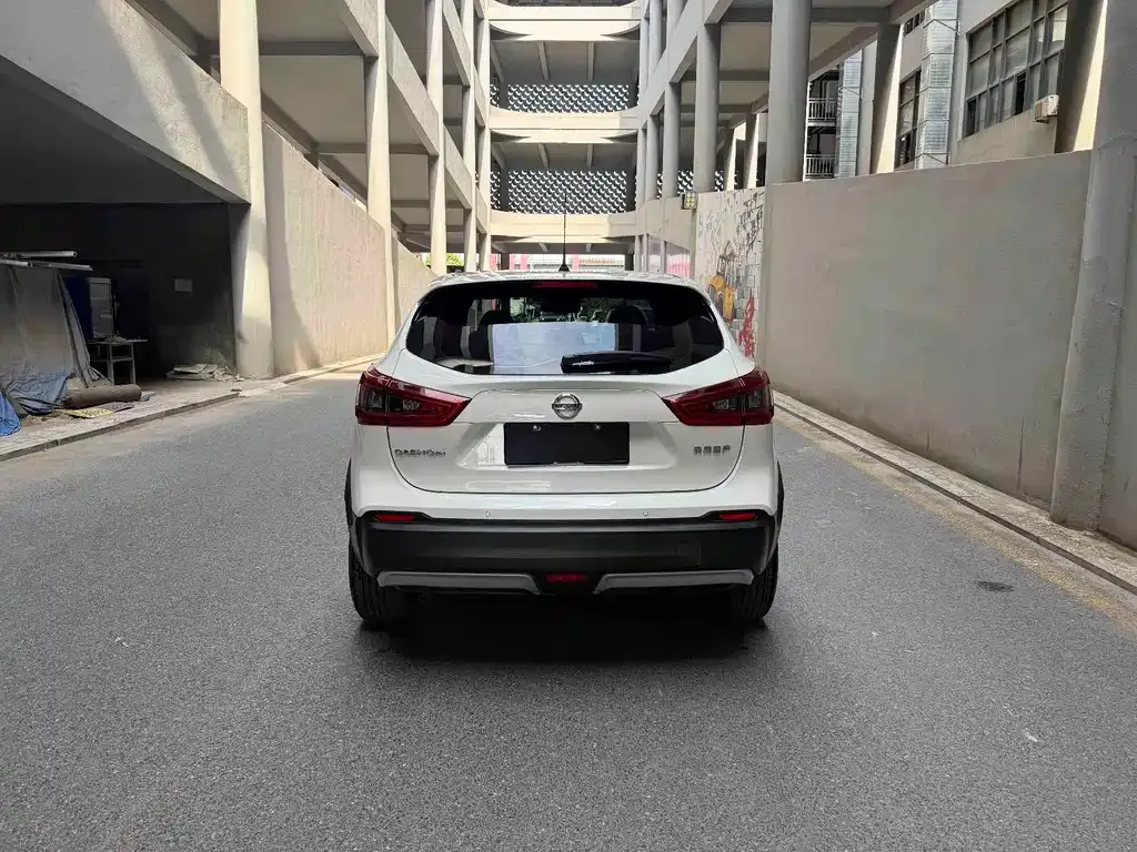 Nissan Qashqai — фото 9