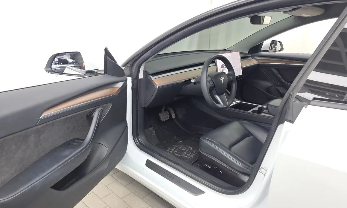 Tesla Model 3 — фото 6