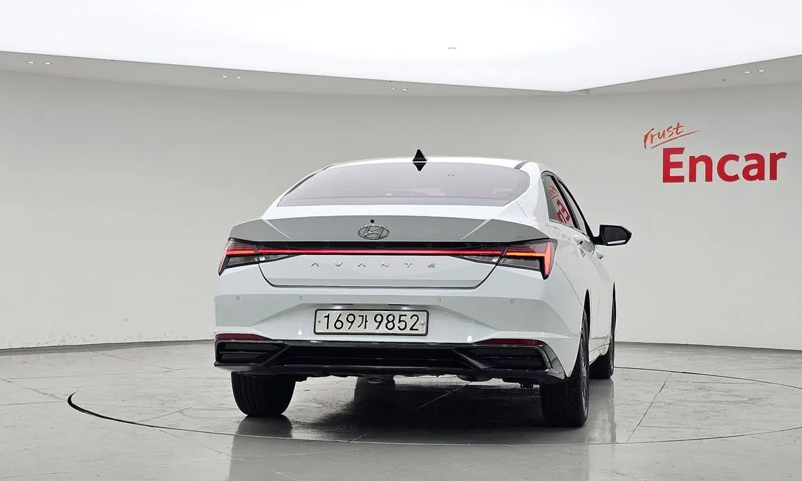 Hyundai AVANTE — фото 3
