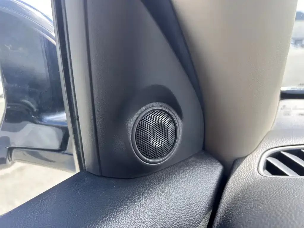 Mitsubishi Outlander — фото 2