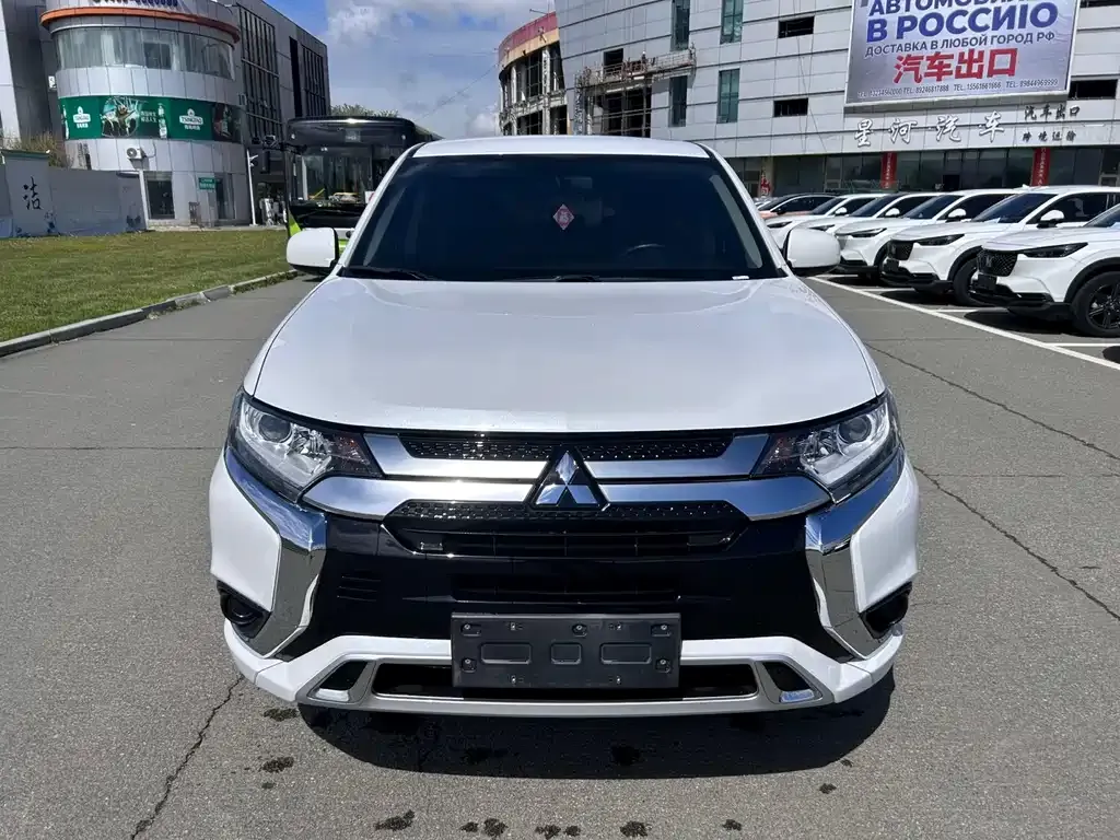 Mitsubishi Outlander — фото 6