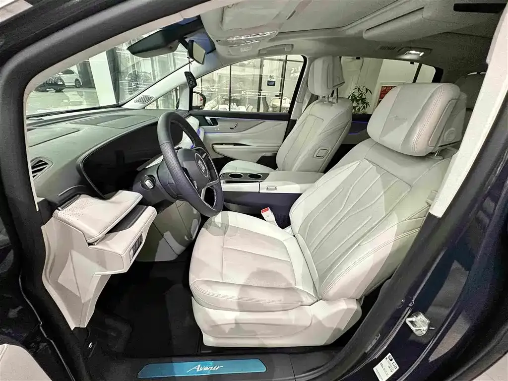 Buick GL8 Hybrid — фото 5