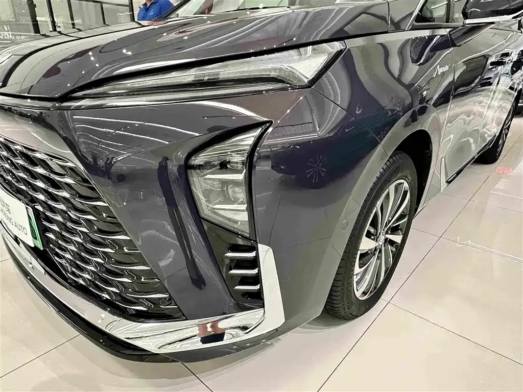 Buick GL8 Hybrid — фото 10