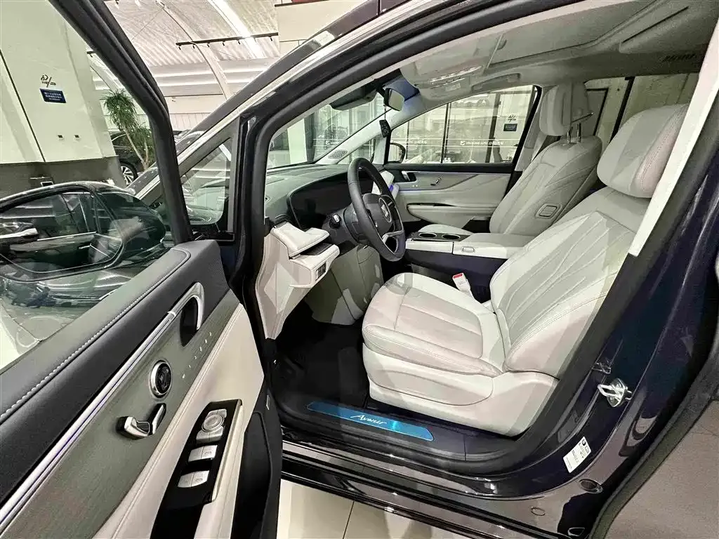 Buick GL8 Hybrid — фото 7