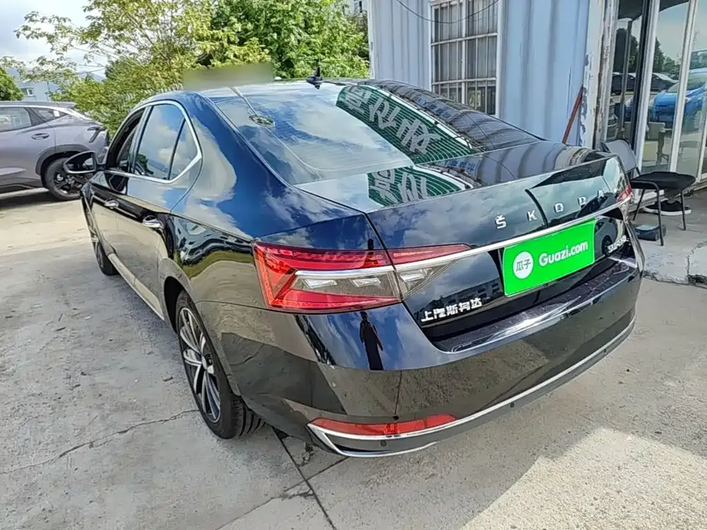 Skoda Superb — фото 2
