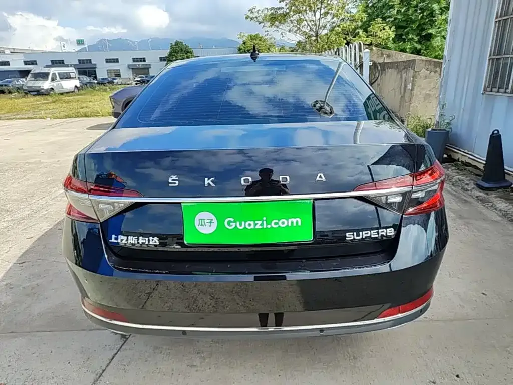Skoda Superb — фото 4