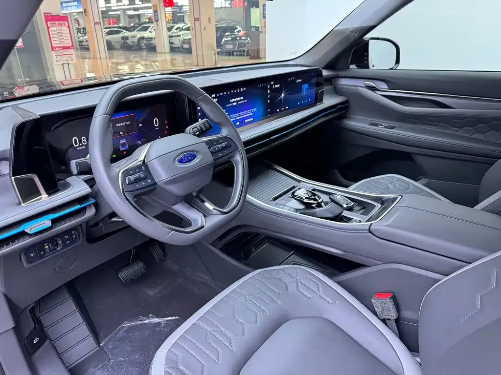 Ford Edge — фото 10