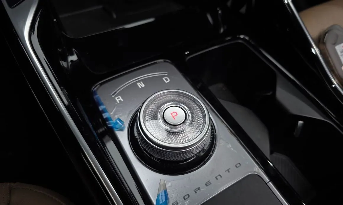 Kia Sorento — фото 9