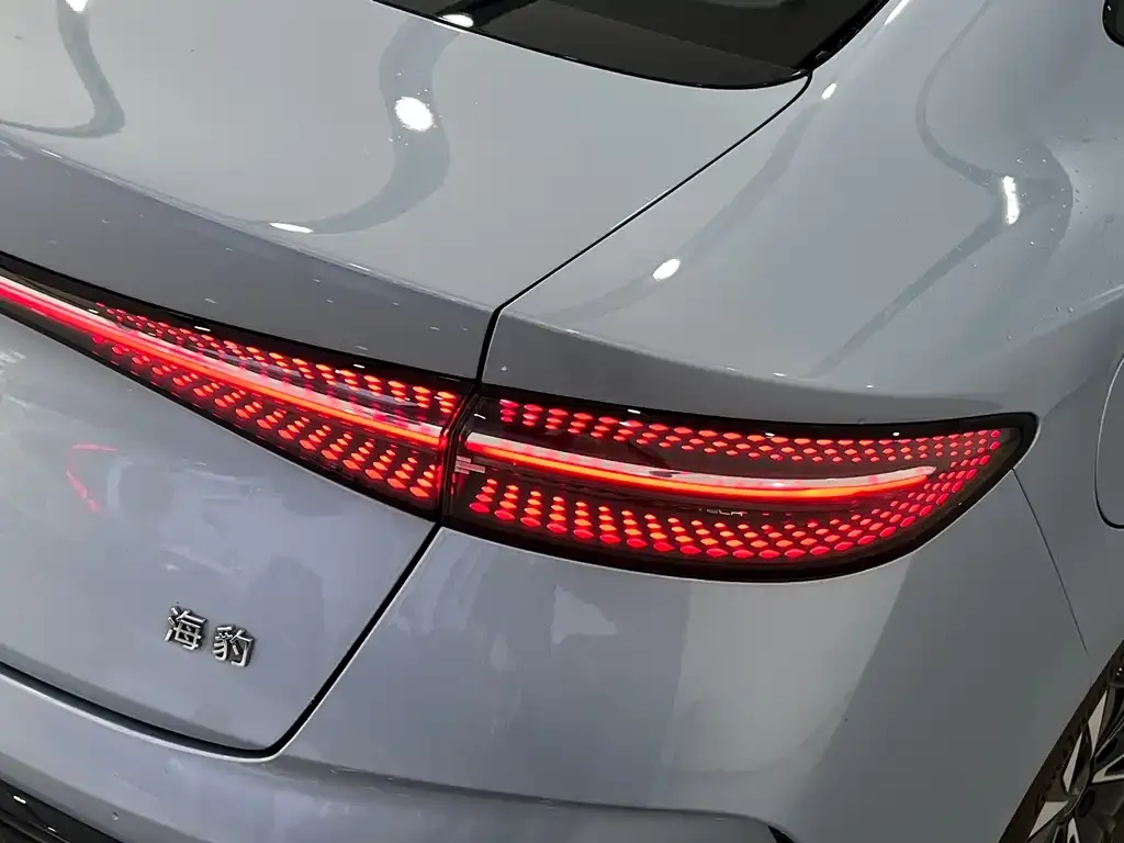 BYD Seal — фото 4