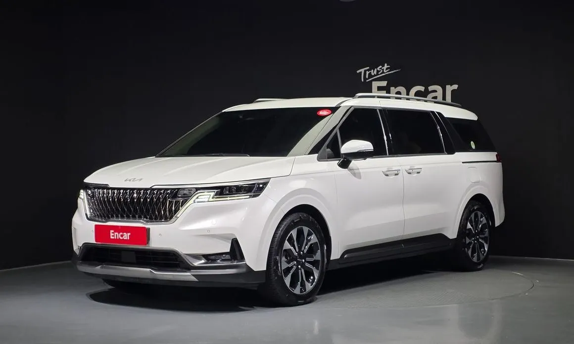 Kia Carnival — фото 1