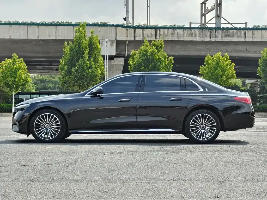 Mercedes-Benz E-Class — фото 10
