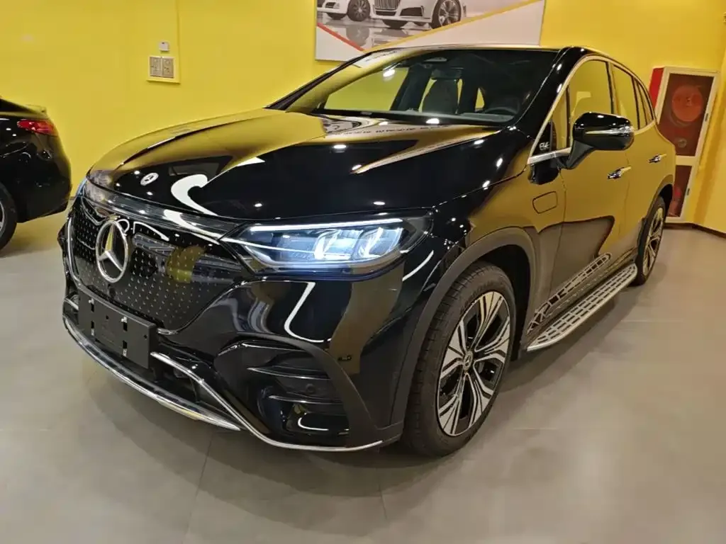 Mercedes-Benz EQE SUV — фото 1