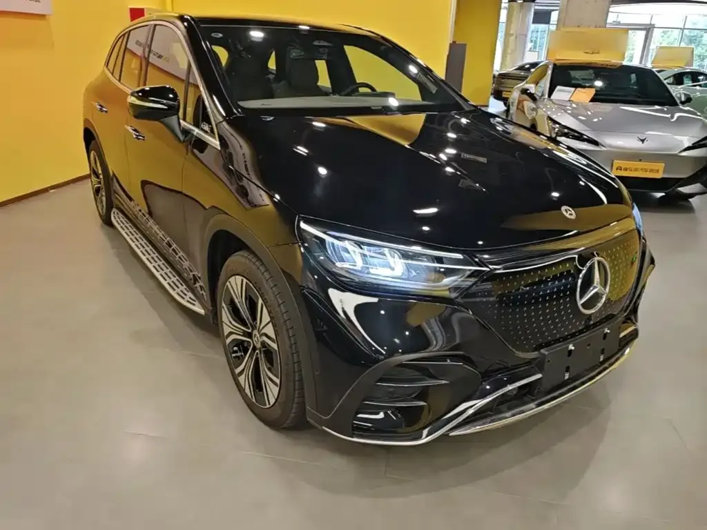 Mercedes-Benz EQE SUV — фото 3