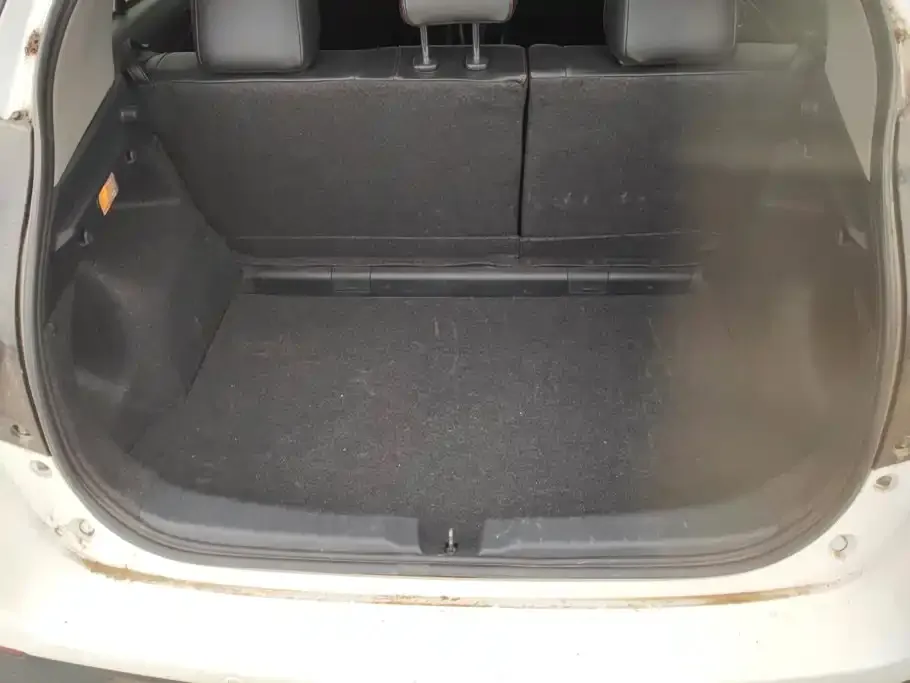 Toyota Yaris L — фото 2
