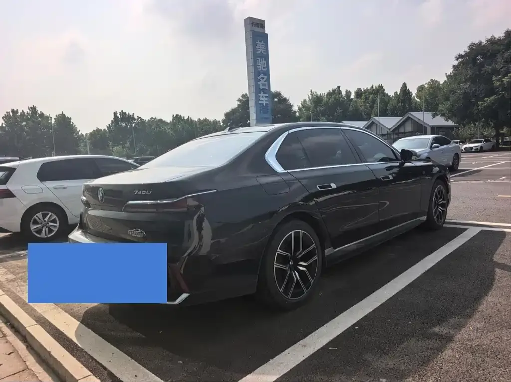 BMW i7 — фото 2