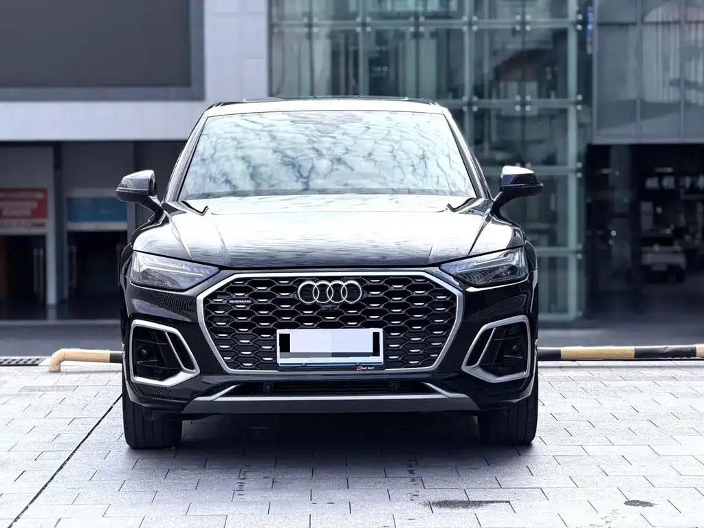 Audi Q5L Sportback — фото 4