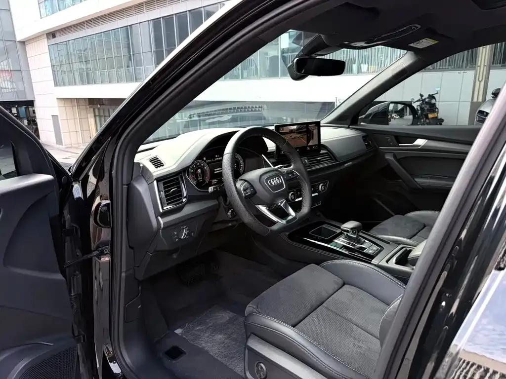 Audi Q5L Sportback — фото 5