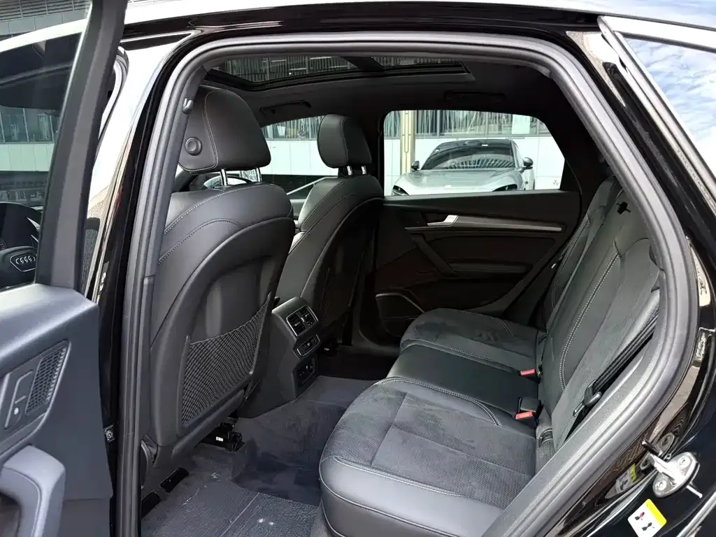 Audi Q5L Sportback — фото 3