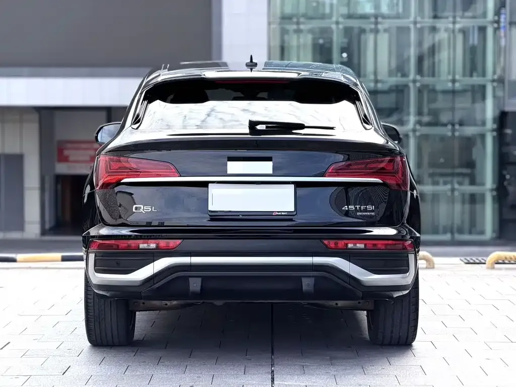 Audi Q5L Sportback — фото 9