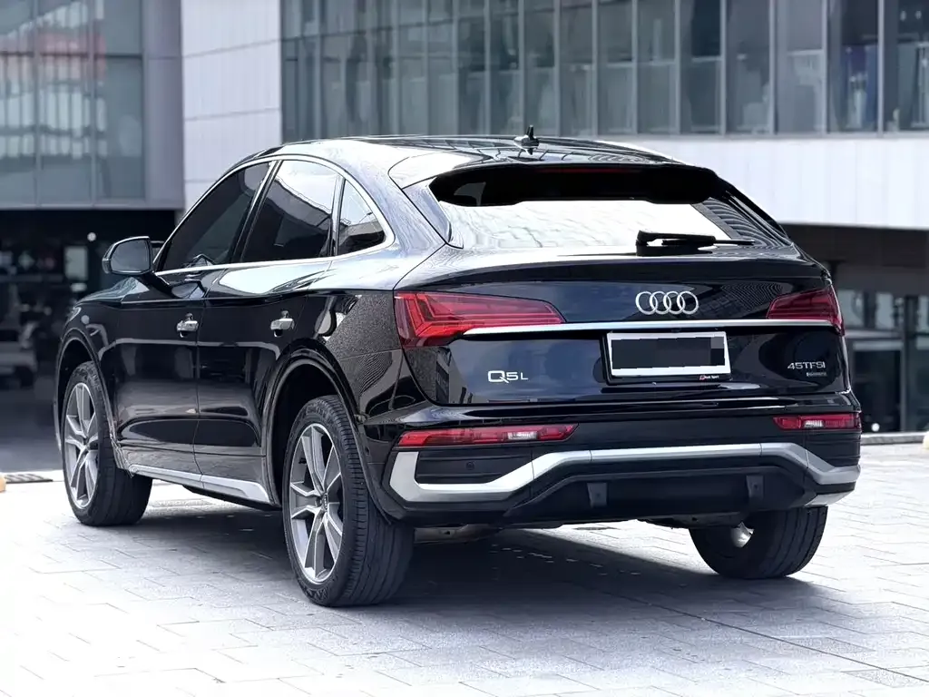 Audi Q5L Sportback — фото 8