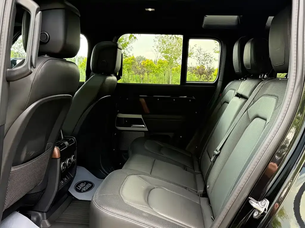 Land Rover Defender — фото 6