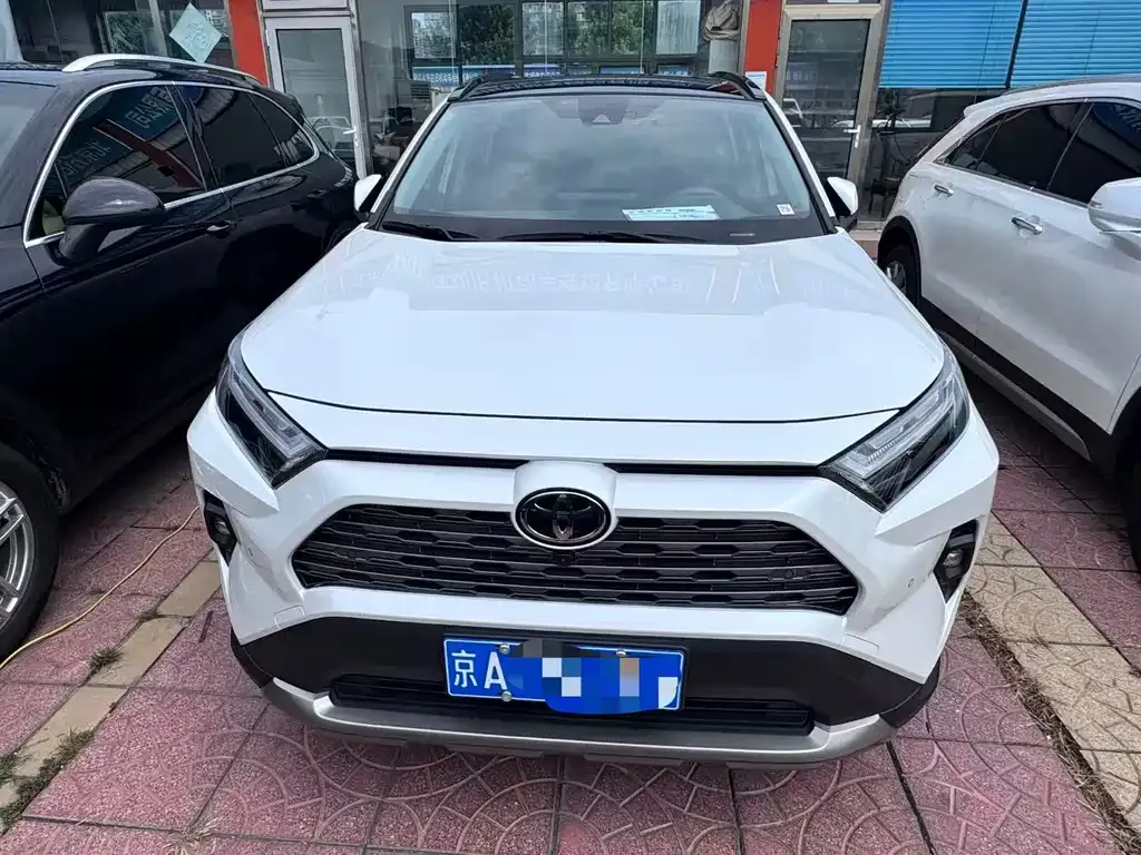Toyota RAV4 — фото 5