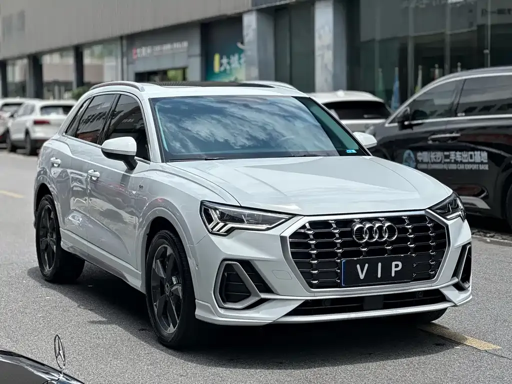 Audi Q3 — фото 10