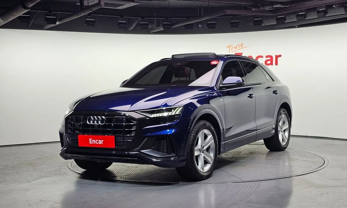 Audi Q8 — фото 1