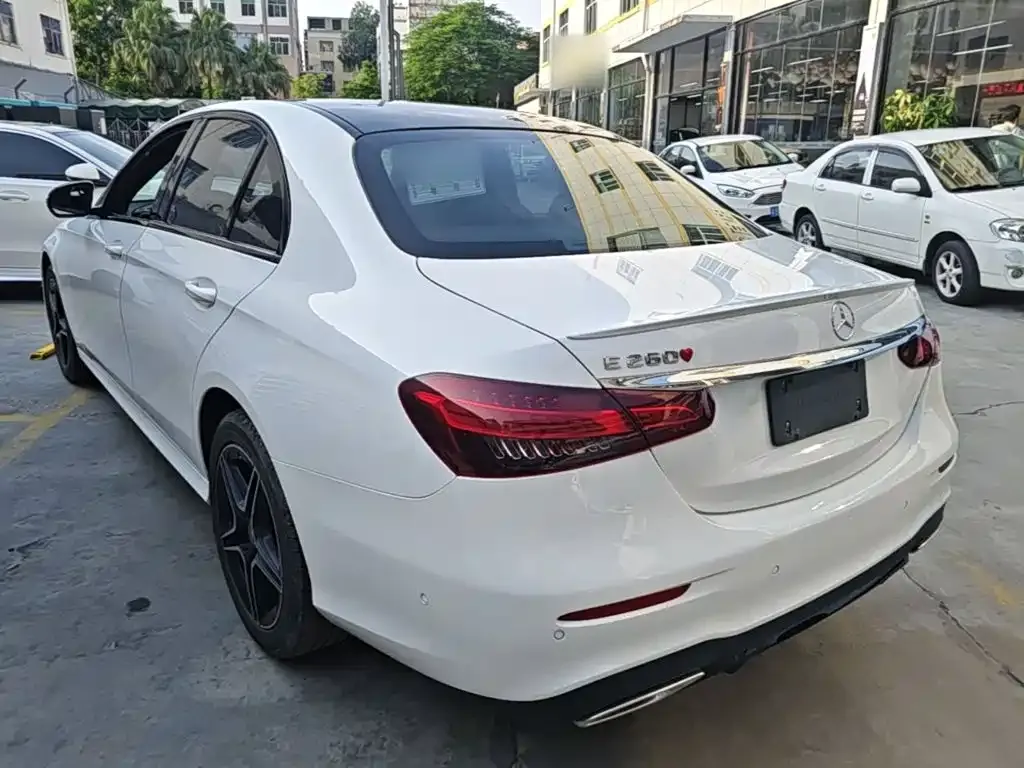 Mercedes-Benz E-Class (Import) — фото 4