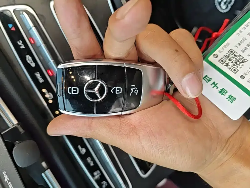 Mercedes-Benz E-Class (Import) — фото 3