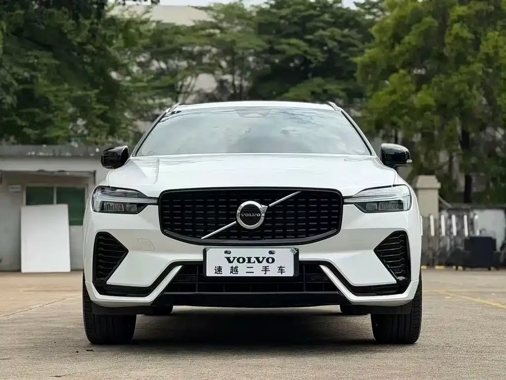Volvo XC60 — фото 5