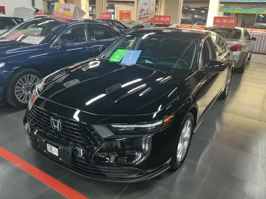 Honda Accord — фото 1