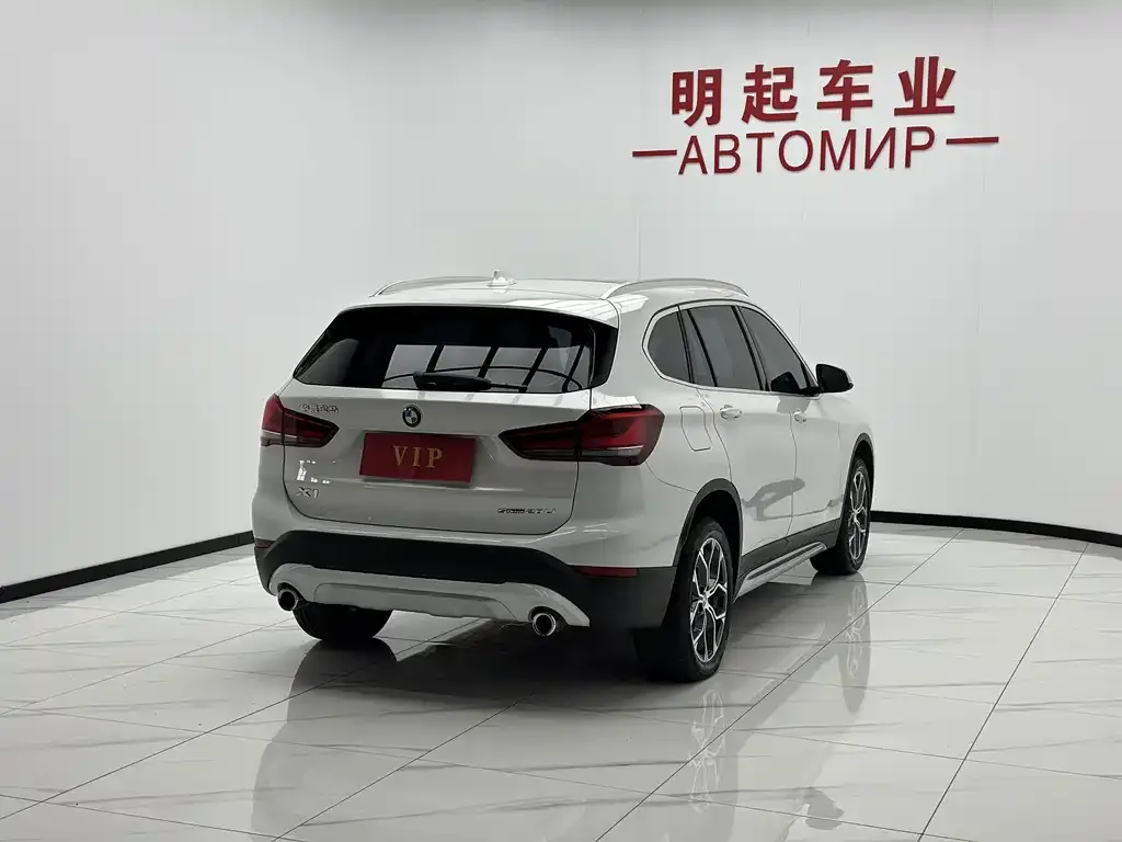 BMW X1 — фото 9