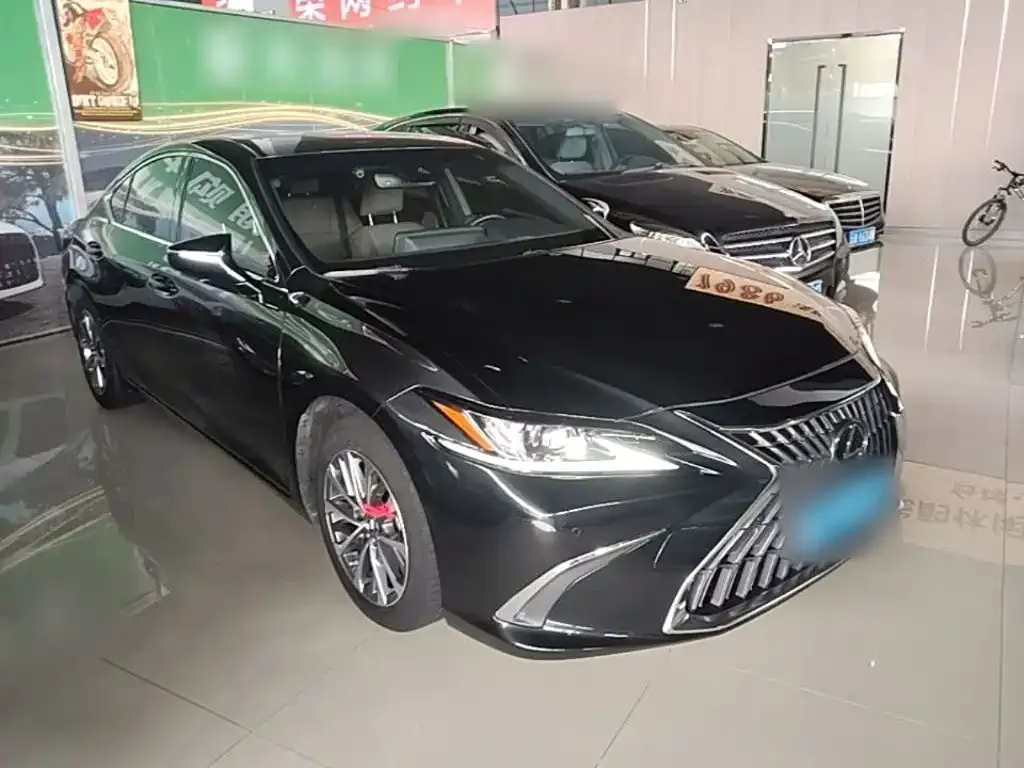 Lexus ES — фото 10