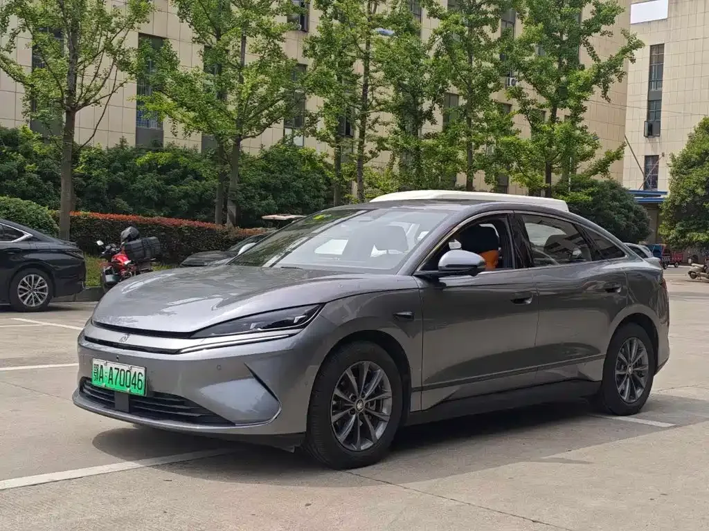 BYD Qin L — фото 1