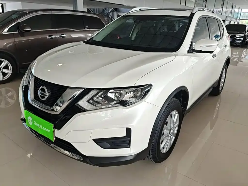 Nissan X-Trail — фото 1