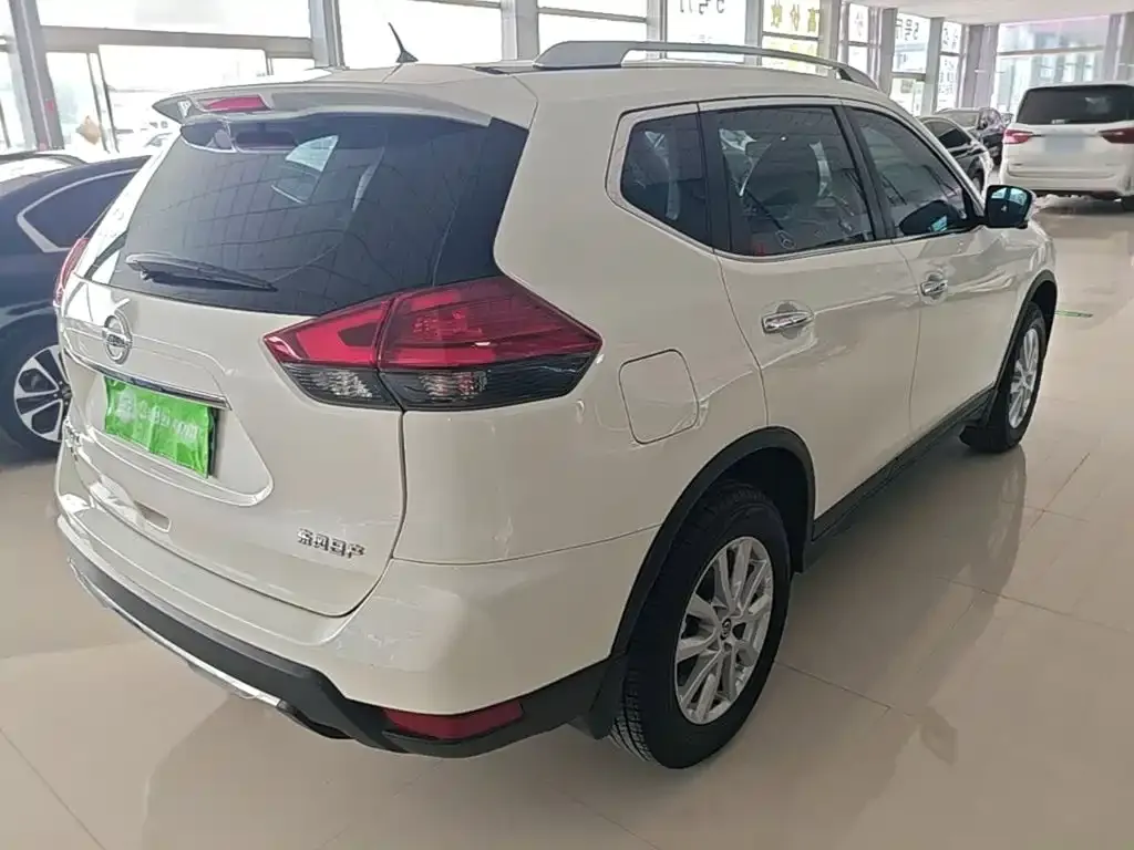 Nissan X-Trail — фото 4